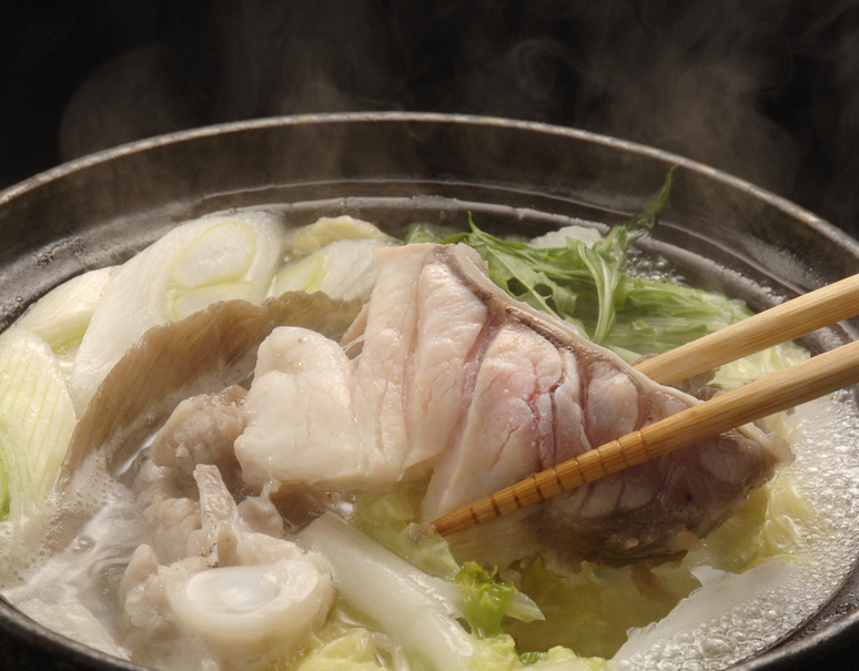 44 5kg 無凍結 巨大クエ 鍋用カット 長崎県産 約1kg 500g 2パック アラやヒレ 内臓 と身 冷蔵 豊洲市場出荷 美味お取り寄せ Dancyu