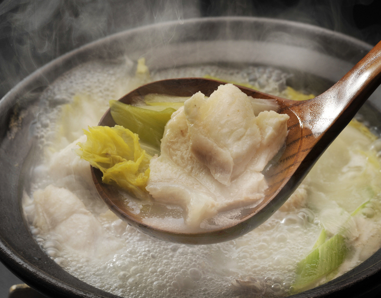 44 5kg 無凍結 巨大クエ 鍋用カット 長崎県産 約1kg 500g 2パック アラやヒレ 内臓 と身 冷蔵 豊洲市場出荷 美味お取り寄せ Dancyu